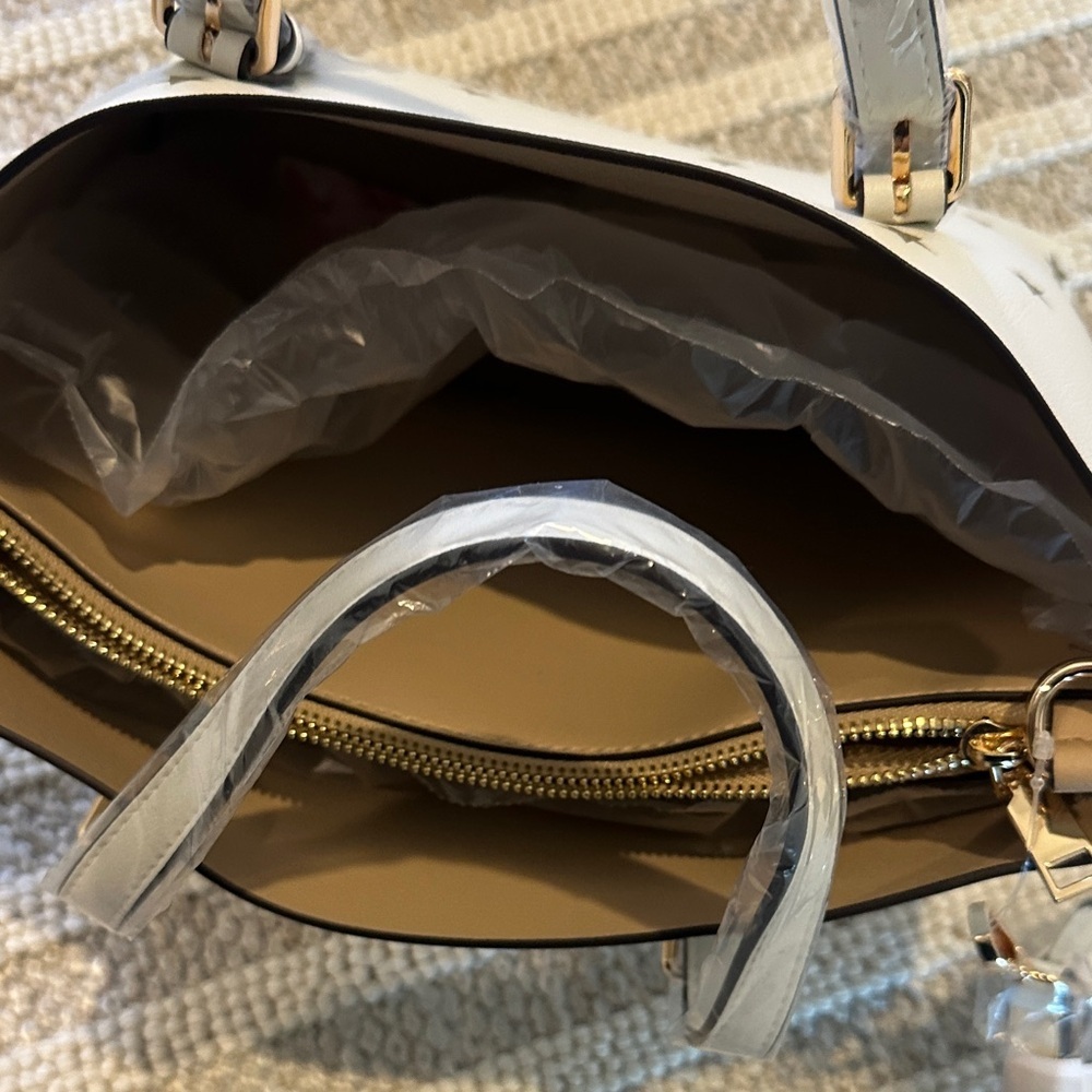 Gold Star Patterned White Handbag - Picture 3 of 5